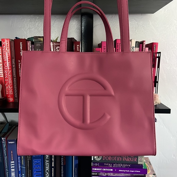 Telfar Handbags - TELFAR Medium Shopping Bag in Corned Beef